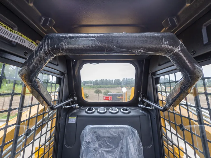 TS65/TS100 Wheeled Skid Steer Loader