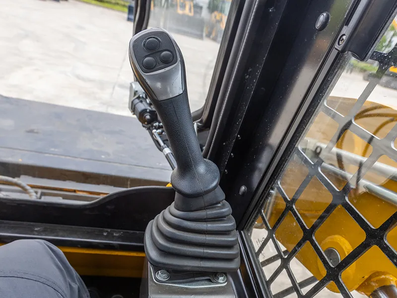 TS65/TS100 Wheeled Skid Steer Loader
