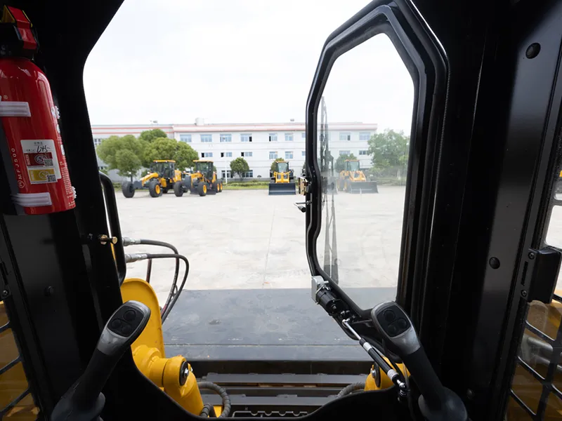 TS65/TS100 Wheeled Skid Steer Loader