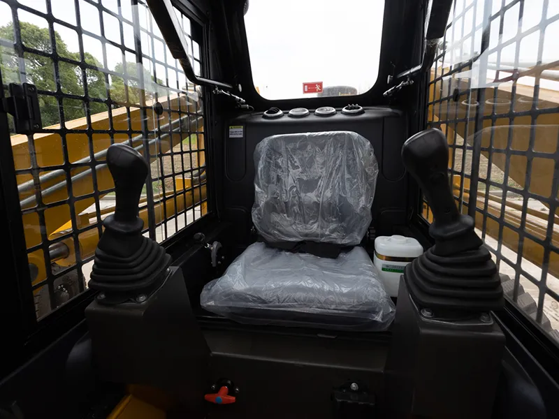 TS65/TS100 Wheeled Skid Steer Loader
