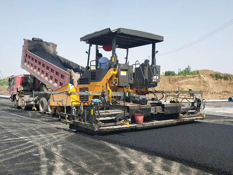 GYA6000L Track Asphalt Paver